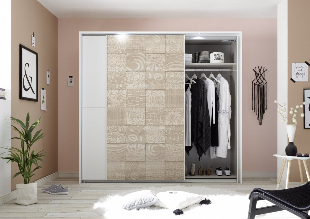 Armoire chambre adulte en bois, laquée