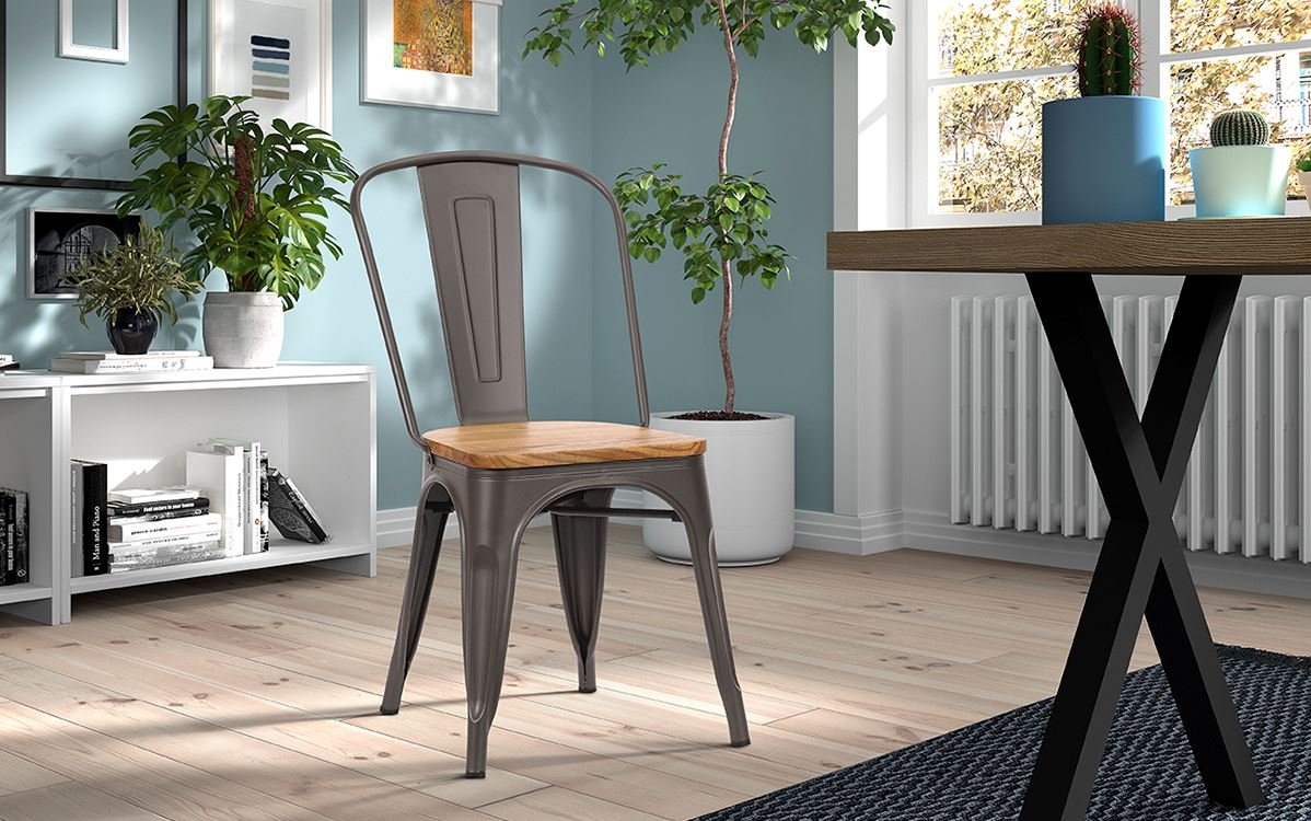 Lot de 4 chaises en metal industrielle avec assise en bois clair RETRO
