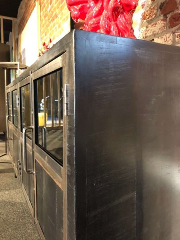 Buffet industriel noir bois massif et métal BLACKPEARL