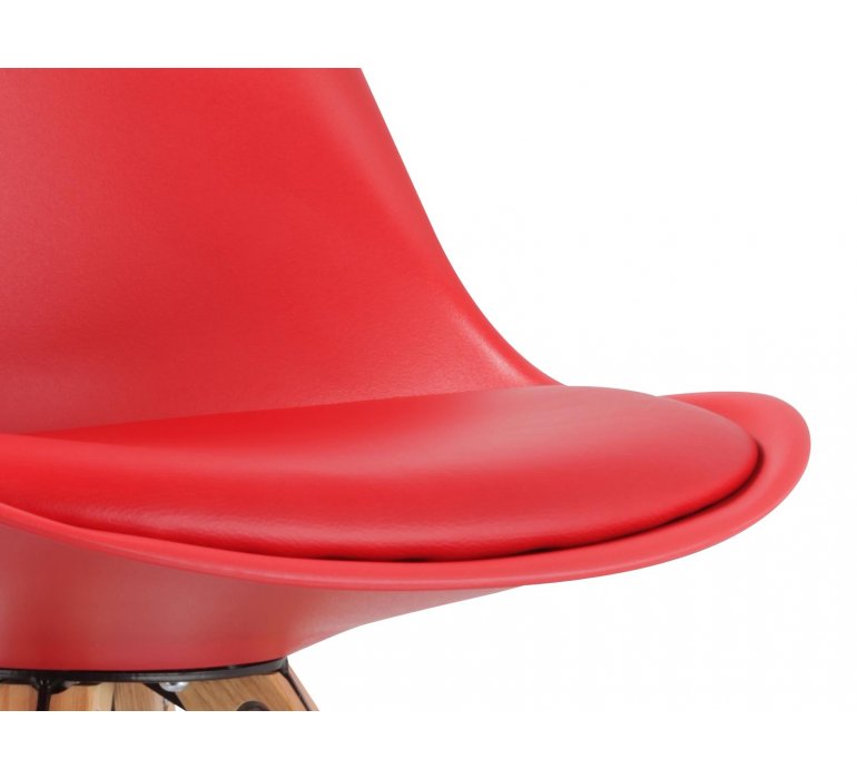 Chaise scandinave rouge SUEDE