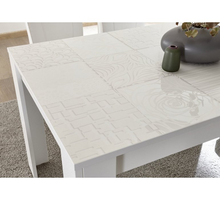 Table à manger blanc laqué avec motifs design VINTIMILLE