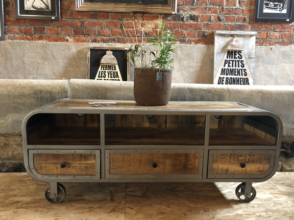 Table basse industrielle en bois et métal